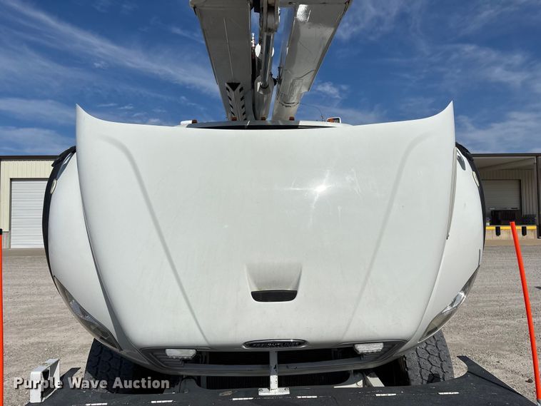 image for item FG0199 2013 Freightliner M2 bucket truck