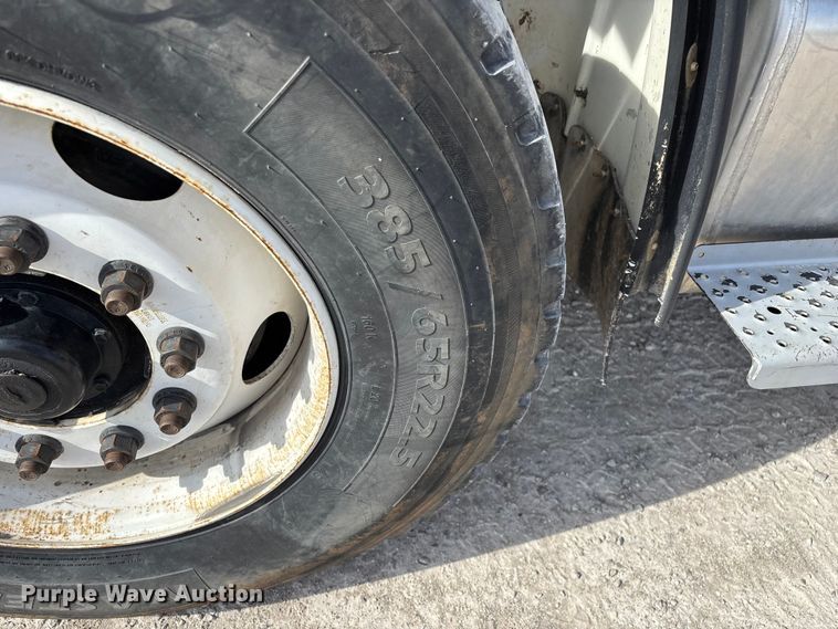 image for item FG0199 2013 Freightliner M2 bucket truck