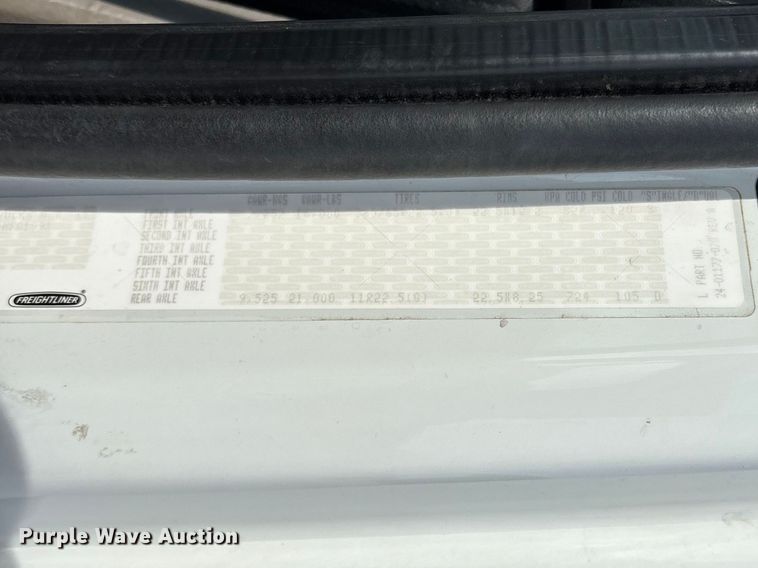 image for item FG0199 2013 Freightliner M2 bucket truck