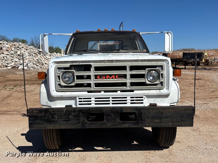 image for item FG0225 1987 GMC 7000 utility / service truck