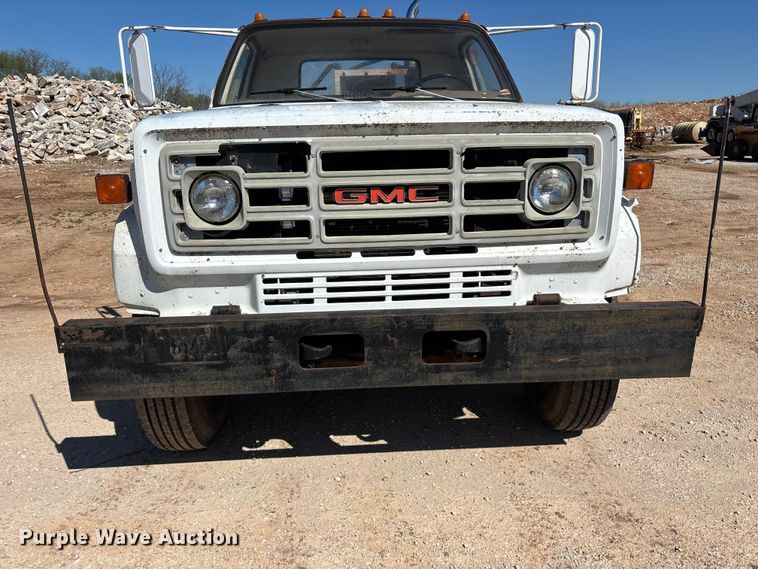 image for item FG0225 1987 GMC 7000 utility / service truck