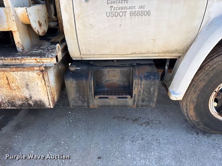 image for item FG0225 1987 GMC 7000 utility / service truck