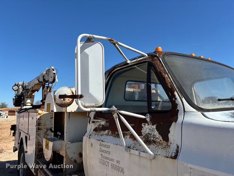 image for item FG0225 1987 GMC 7000 utility / service truck