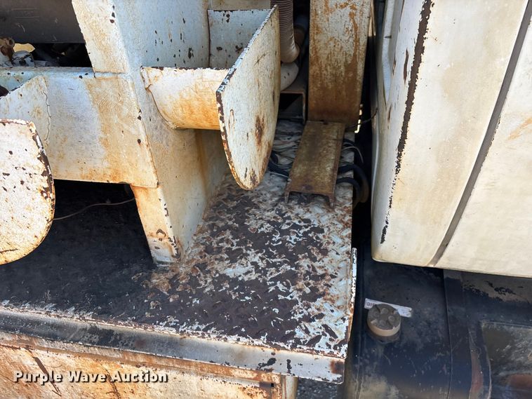 image for item FG0225 1987 GMC 7000 utility / service truck