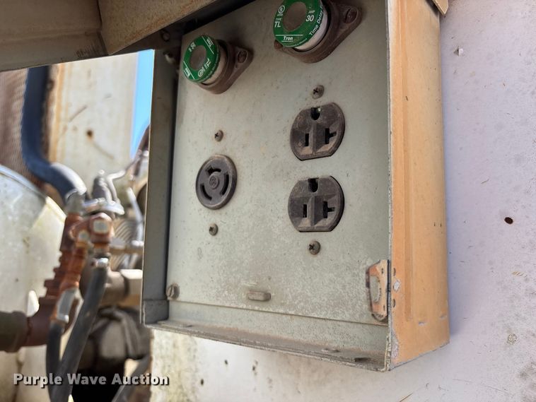 image for item FG0225 1987 GMC 7000 utility / service truck