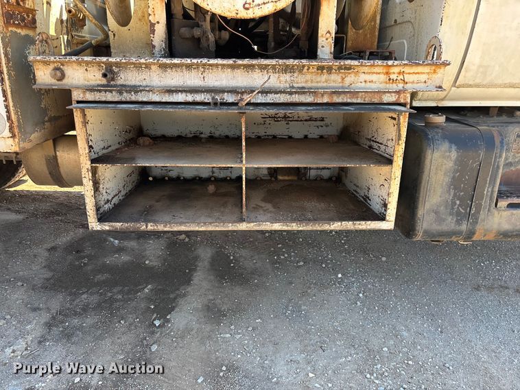 image for item FG0225 1987 GMC 7000 utility / service truck