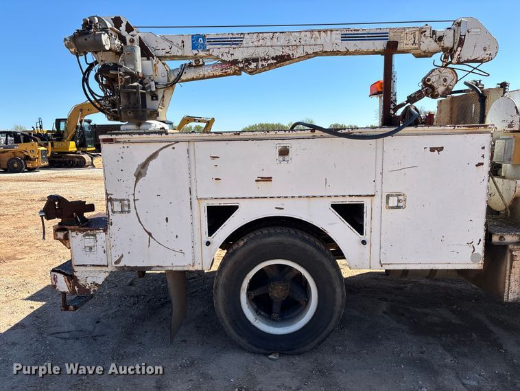 image for item FG0225 1987 GMC 7000 utility / service truck