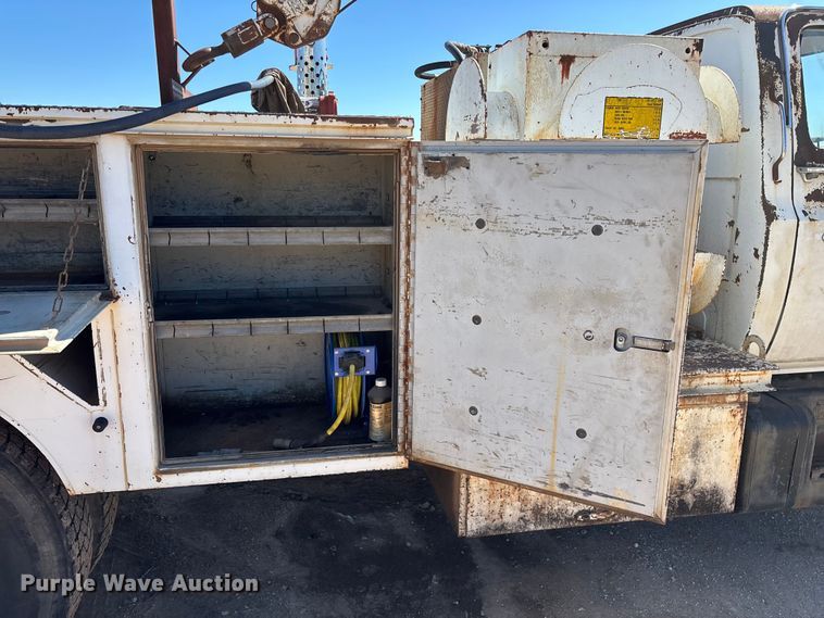 image for item FG0225 1987 GMC 7000 utility / service truck