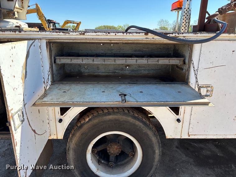 image for item FG0225 1987 GMC 7000 utility / service truck