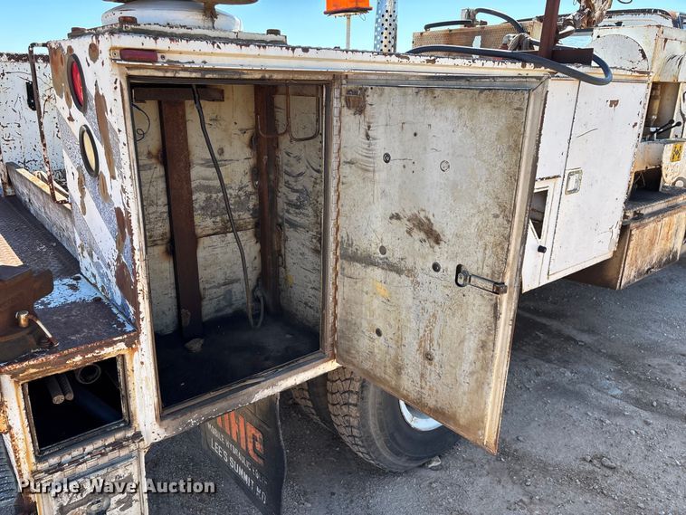 image for item FG0225 1987 GMC 7000 utility / service truck