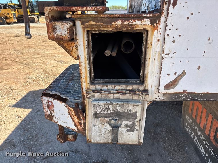 image for item FG0225 1987 GMC 7000 utility / service truck