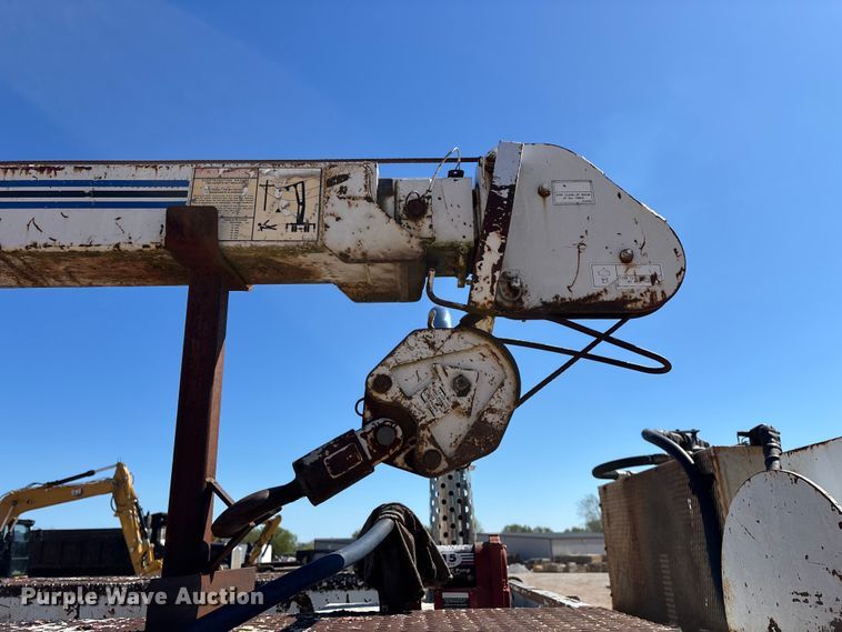 image for item FG0225 1987 GMC 7000 utility / service truck