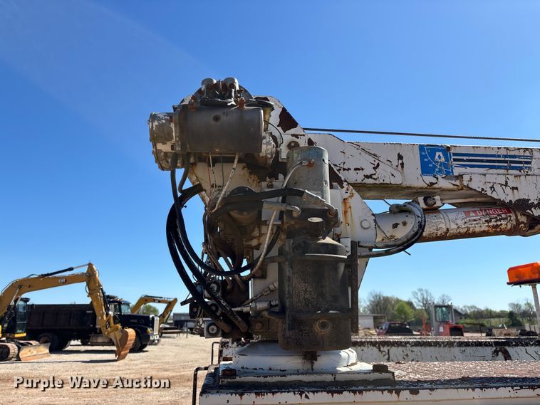 image for item FG0225 1987 GMC 7000 utility / service truck