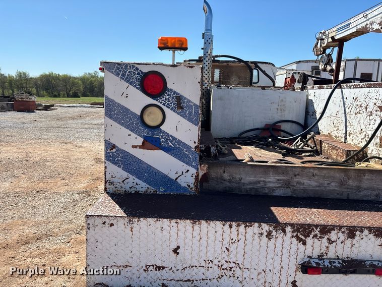 image for item FG0225 1987 GMC 7000 utility / service truck