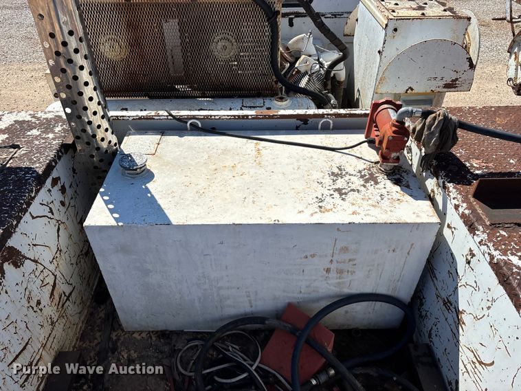 image for item FG0225 1987 GMC 7000 utility / service truck