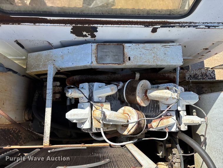 image for item FG0225 1987 GMC 7000 utility / service truck