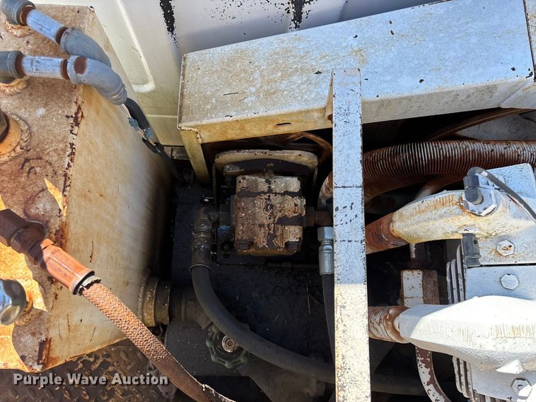 image for item FG0225 1987 GMC 7000 utility / service truck