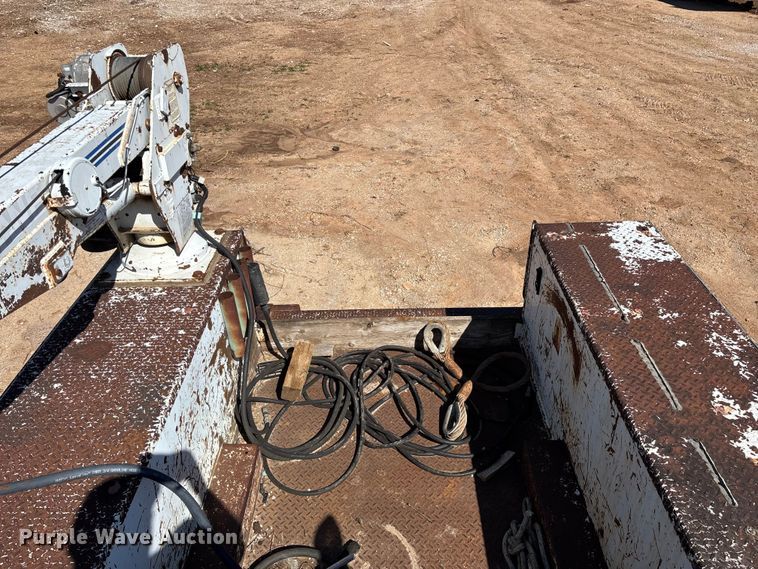 image for item FG0225 1987 GMC 7000 utility / service truck