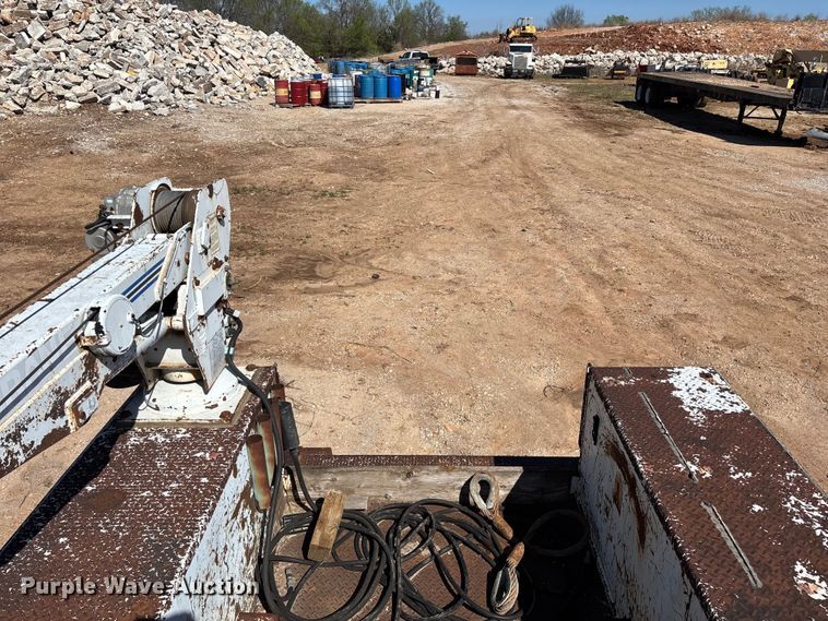 image for item FG0225 1987 GMC 7000 utility / service truck