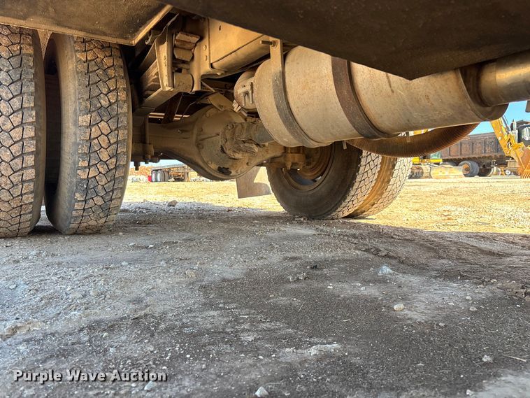 image for item FG0225 1987 GMC 7000 utility / service truck