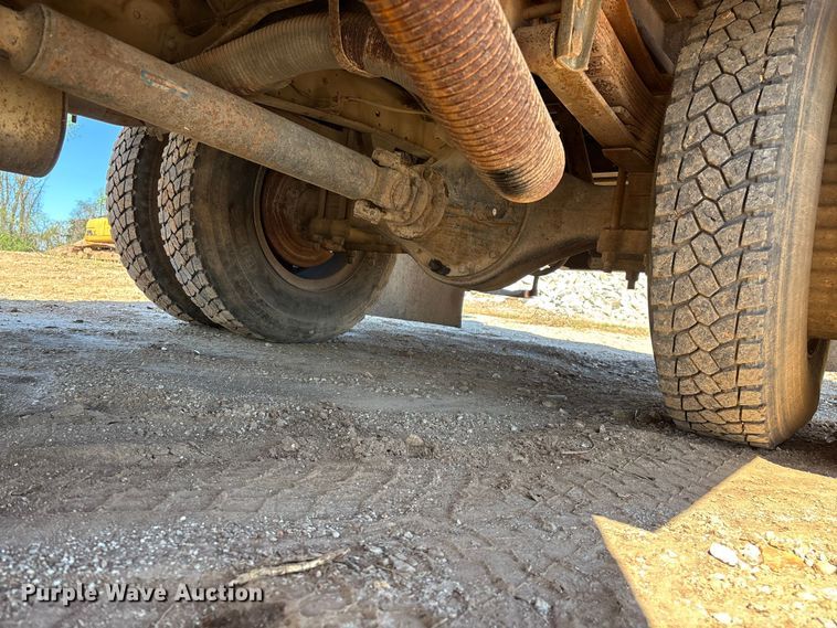 image for item FG0225 1987 GMC 7000 utility / service truck