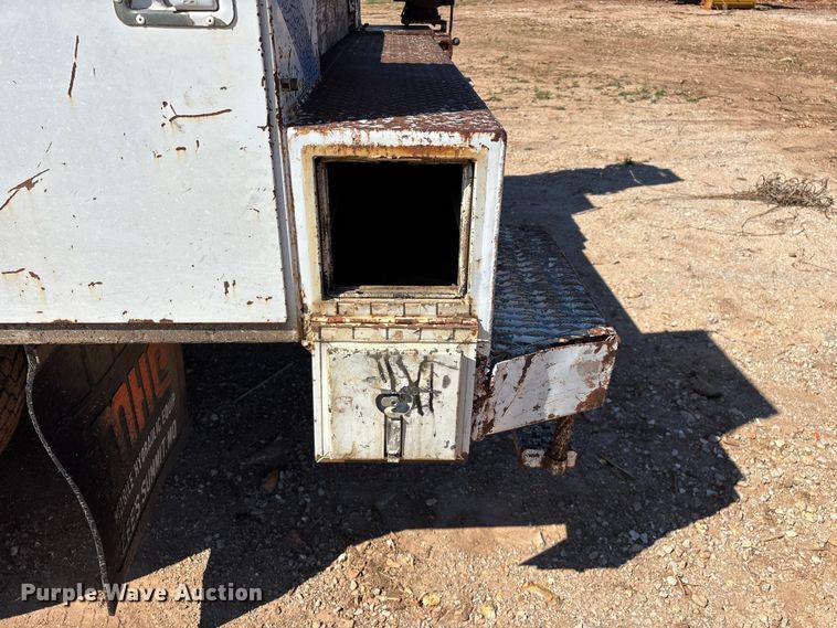 image for item FG0225 1987 GMC 7000 utility / service truck