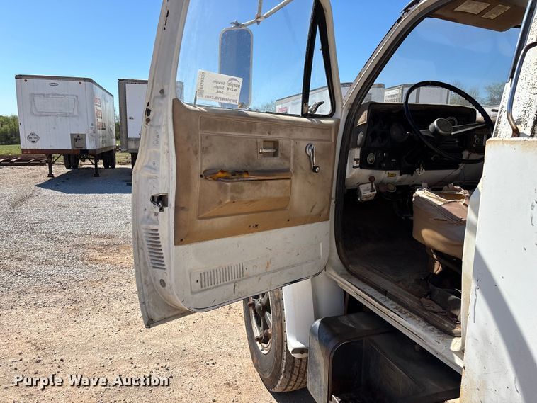 image for item FG0225 1987 GMC 7000 utility / service truck