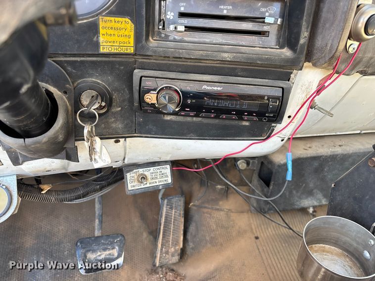 image for item FG0225 1987 GMC 7000 utility / service truck