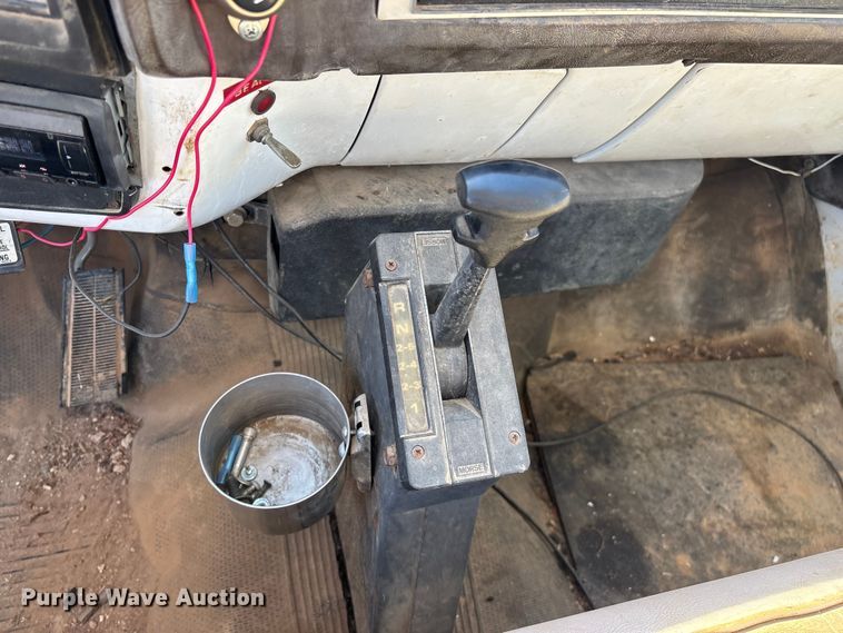 image for item FG0225 1987 GMC 7000 utility / service truck