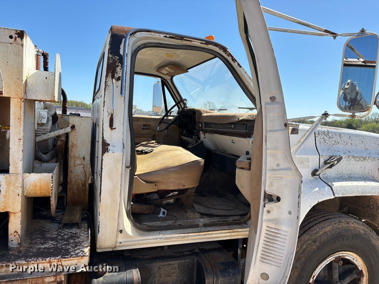 image for item FG0225 1987 GMC 7000 utility / service truck