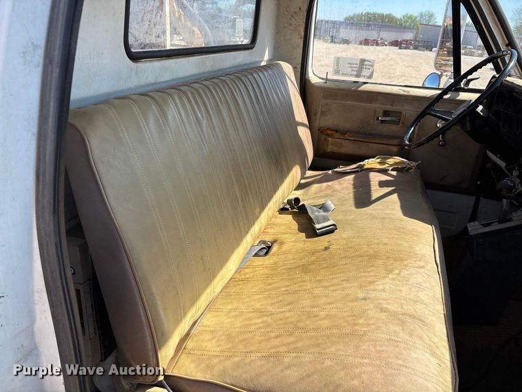 image for item FG0225 1987 GMC 7000 utility / service truck