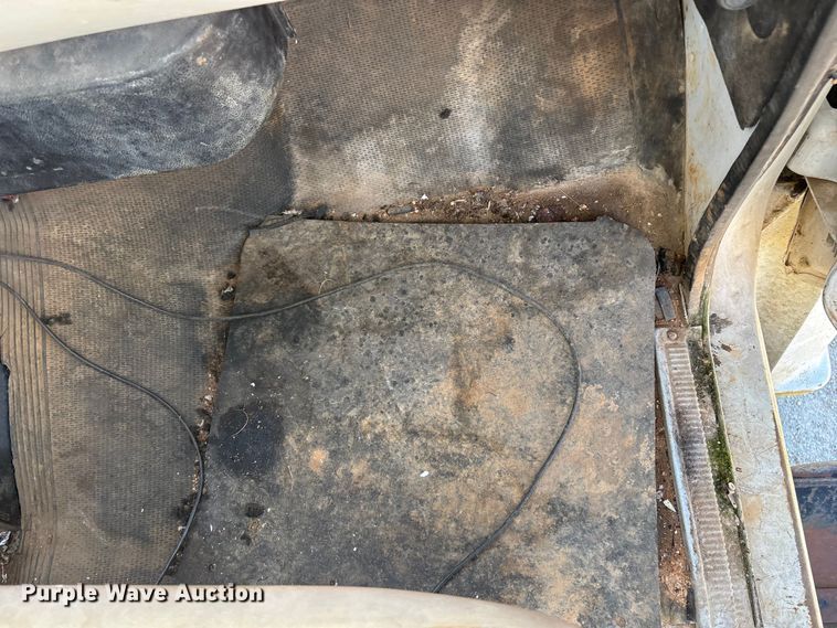 image for item FG0225 1987 GMC 7000 utility / service truck