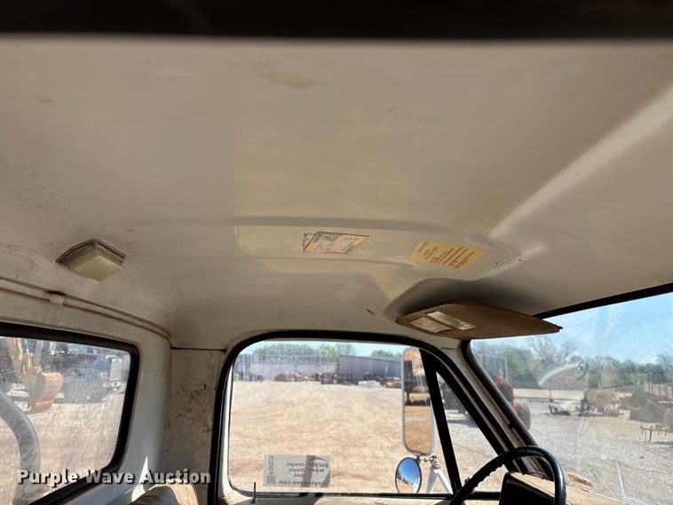 image for item FG0225 1987 GMC 7000 utility / service truck