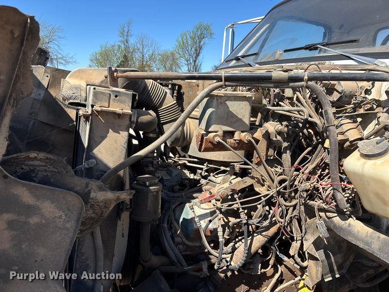 image for item FG0225 1987 GMC 7000 utility / service truck