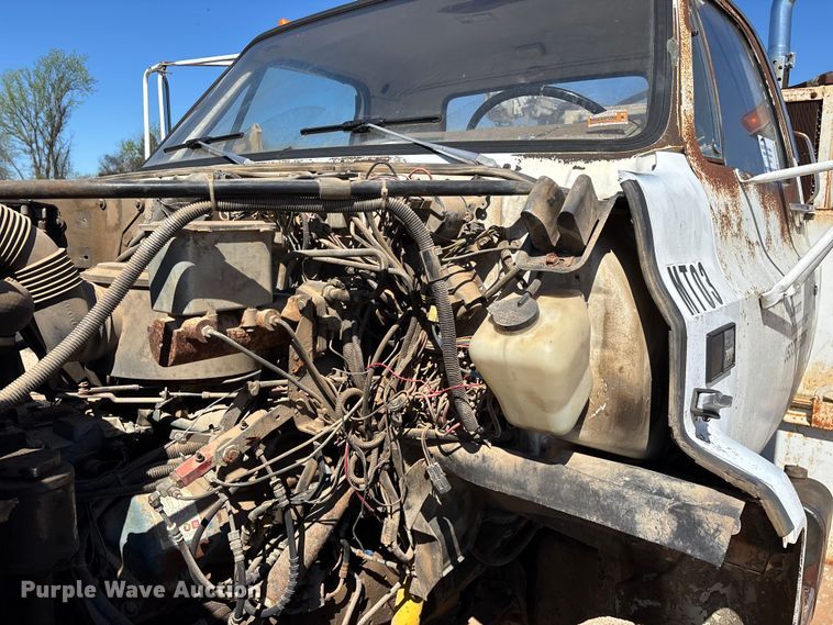 image for item FG0225 1987 GMC 7000 utility / service truck