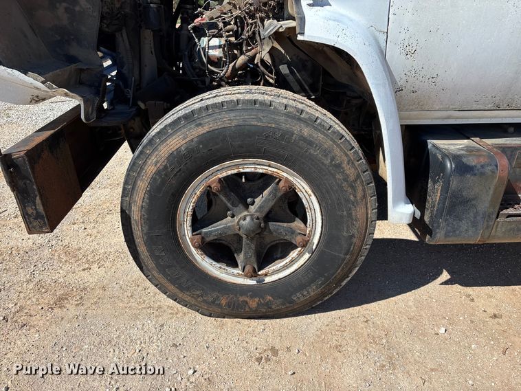 image for item FG0225 1987 GMC 7000 utility / service truck