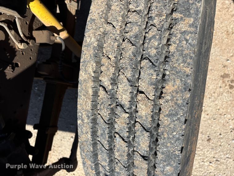 image for item FG0225 1987 GMC 7000 utility / service truck