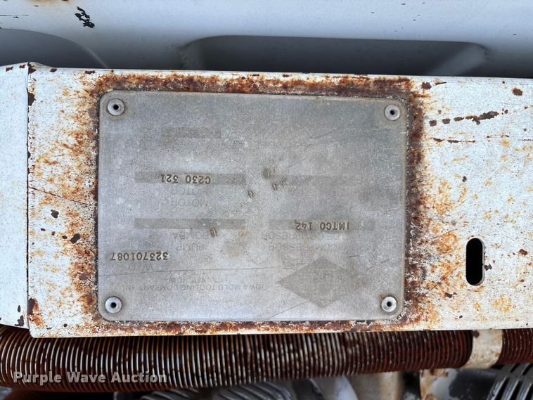 image for item FG0225 1987 GMC 7000 utility / service truck