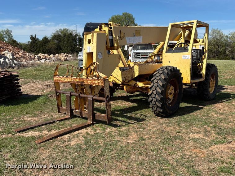 image for item FG0230 Pettibone 8042 telehandler