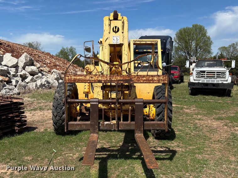 image for item FG0230 Pettibone 8042 telehandler