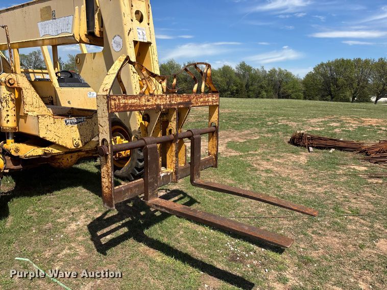 image for item FG0230 Pettibone 8042 telehandler