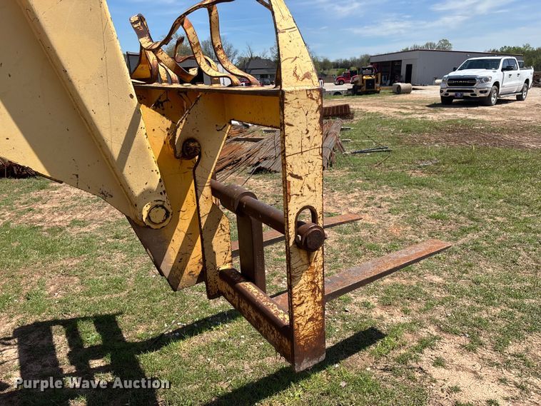 image for item FG0230 Pettibone 8042 telehandler