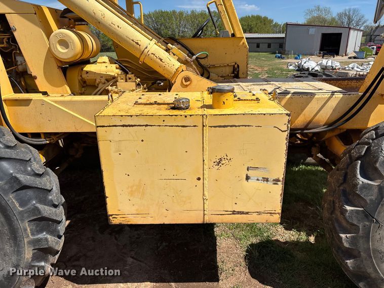 image for item FG0230 Pettibone 8042 telehandler