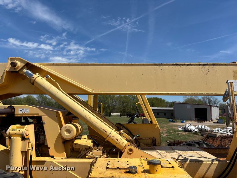 image for item FG0230 Pettibone 8042 telehandler