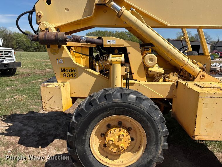 image for item FG0230 Pettibone 8042 telehandler