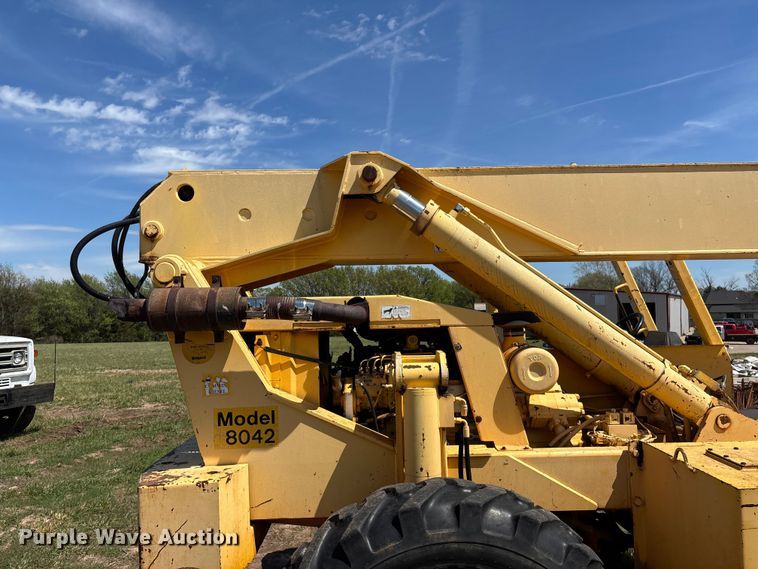 image for item FG0230 Pettibone 8042 telehandler