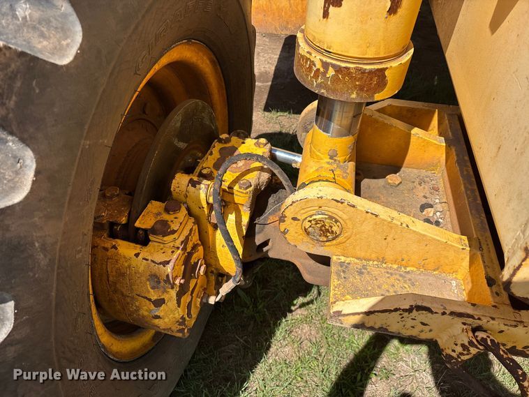 image for item FG0230 Pettibone 8042 telehandler