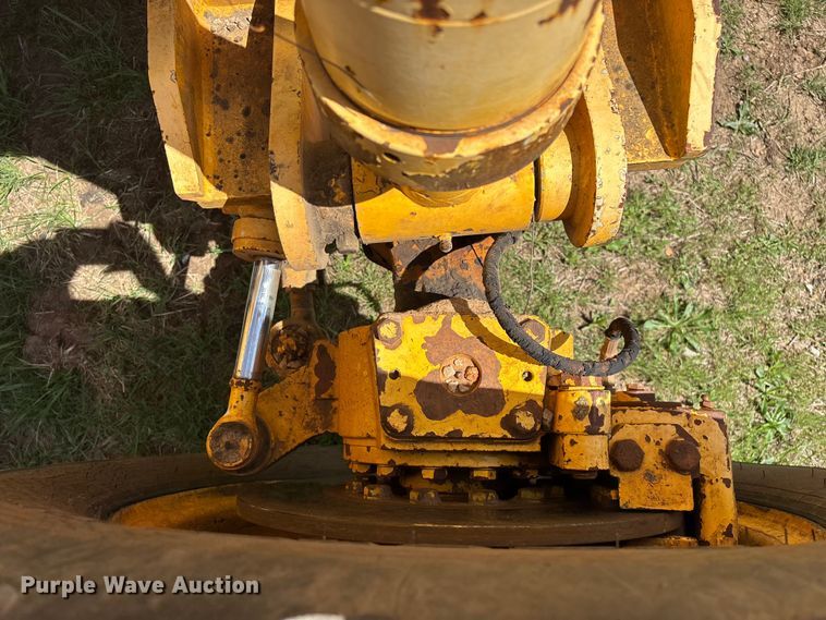 image for item FG0230 Pettibone 8042 telehandler