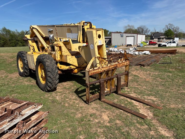 image for item FG0230 Pettibone 8042 telehandler