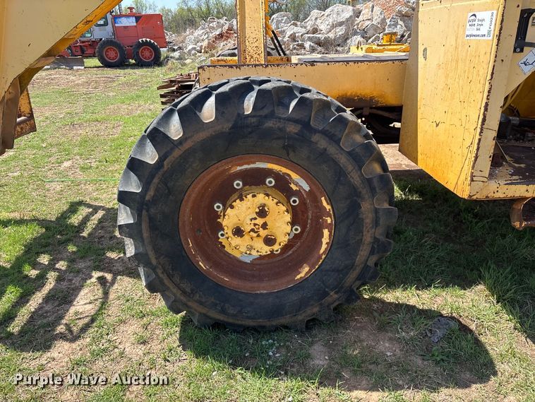image for item FG0230 Pettibone 8042 telehandler